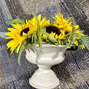 Elegant Cream Vase with Yellow Sunflowers